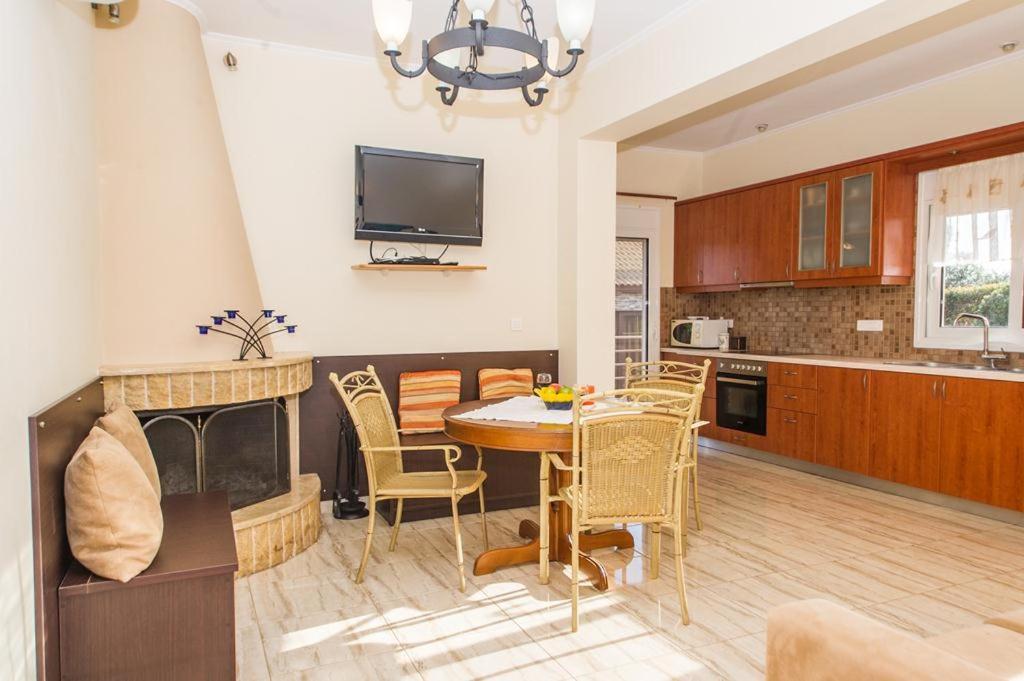 Cozy Flats In An Olive Grove By The Sandy Beach Kánalos Exteriér fotografie